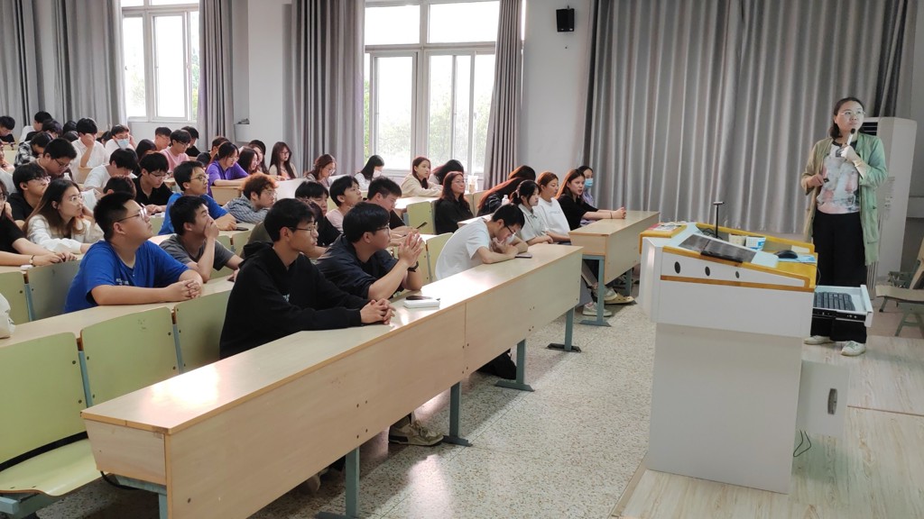 成人抖音
开展“重塑心秩序，青春再启航”心理委员和心理气象员专项技能培训活动