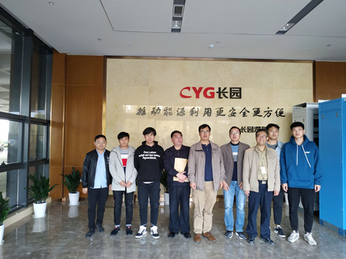 合影_副本.jpg 合影_副本.jpg