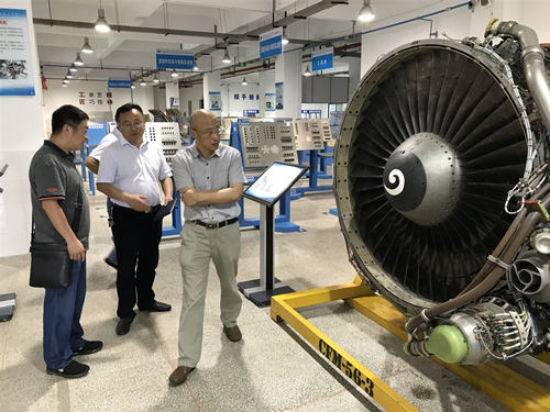 江国华书记一行调研江苏航空职业技术学院2_副本.jpg 江国华书记一行调研江苏航空职业技术学院2_副本.jpg
