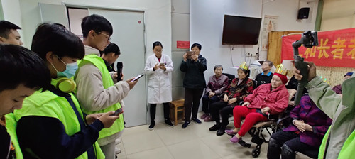 志愿服务3_副本.jpg 志愿服务3_副本.jpg