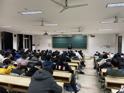 辅导员开展主题班会_副本.jpg 辅导员开展主题班会_副本.jpg