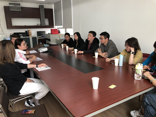 校企座谈中_副本.jpg 校企座谈中_副本.jpg