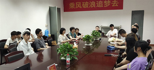 师生座谈_副本.jpg 师生座谈_副本.jpg