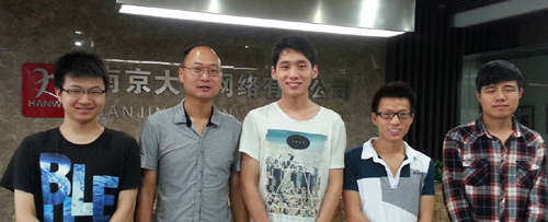 徐建华老师到大汉公司看望已就业的成人抖音
2013届4名毕业生.jpg