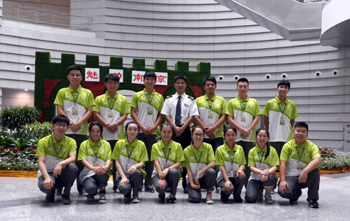 成人抖音
14名青奥地铁志愿者合影.jpg